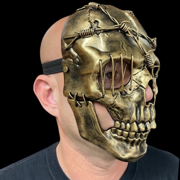 Skeleton mask with barbed wire and "stitched" eye socket - NWT! - Picture 17 of 17